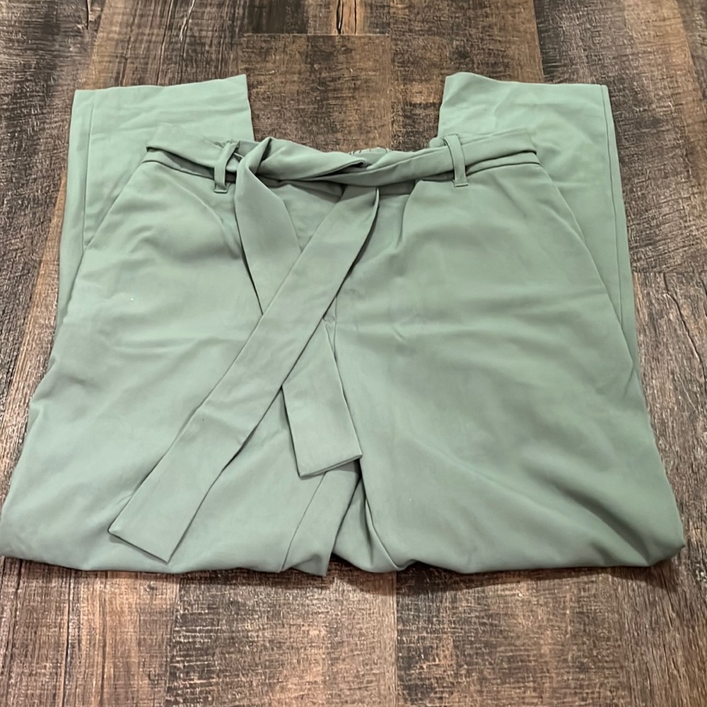 Jules and Leopold business casual pants. Green. Size small